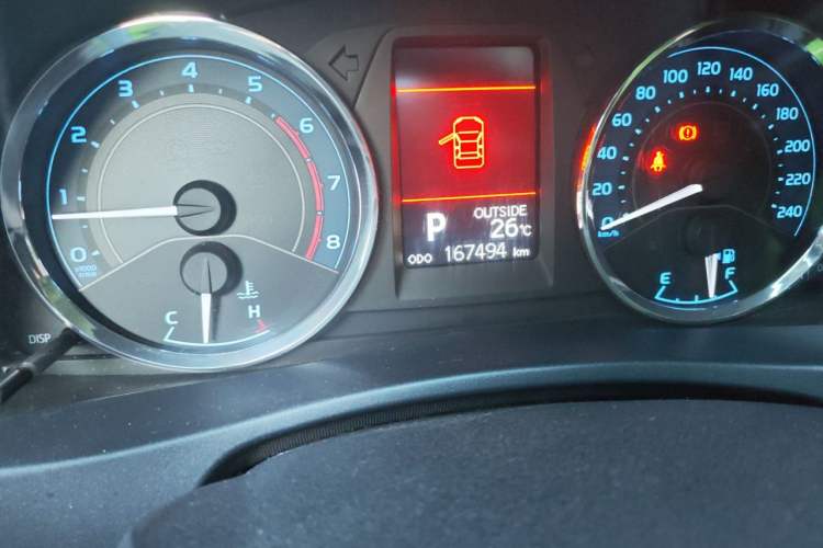 Used Toyota Corolla 2017 Revised Version 1.2T S-CVT GL-i Odometer Close Up