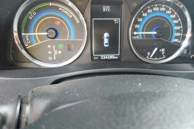 Used Toyota Corolla 2017 Revised Dual-Engine 1.8L E-CVT Leading Edition Odometer Close Up