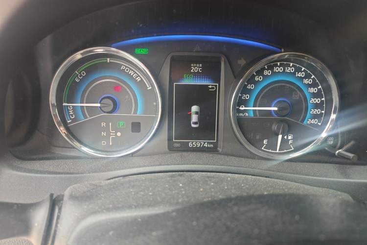 Used Toyota Corolla 2017 Revised Dual-Engine 1.8L E-CVT Leading Edition Odometer Close Up