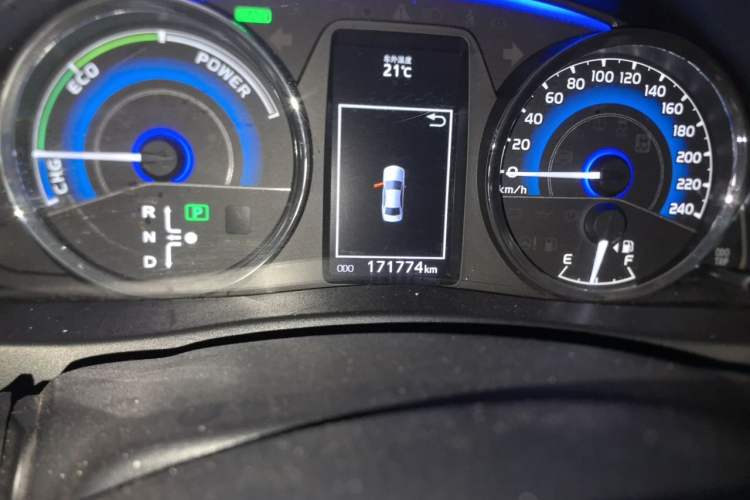 Used Toyota Corolla 2017 Revised Dual-Engine 1.8L E-CVT Leading Edition Odometer Close Up