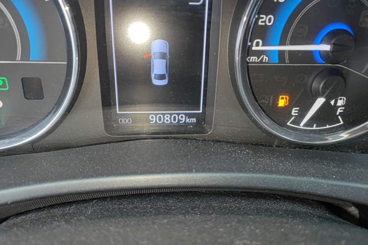 Used Toyota Corolla 2017 Revised Dual-Engine 1.8L E-CVT Elite Edition Odometer Close Up