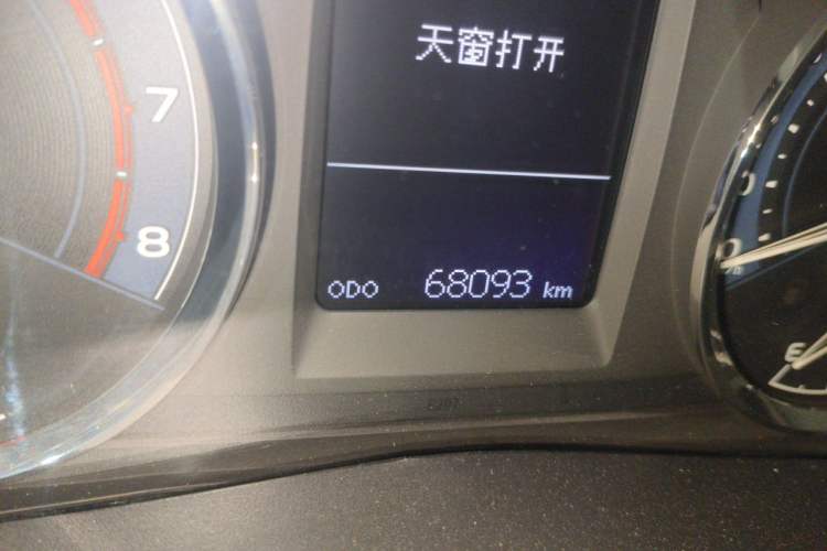 Used Toyota Corolla 2017 Revised Version 1.2T S-CVT GL-i Odometer Close Up