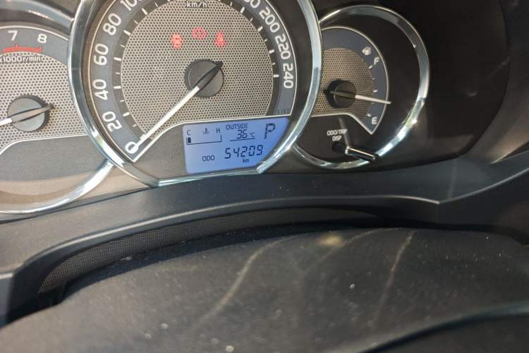 Used Toyota Corolla 2017 1.6L CVT GL Odometer Close Up