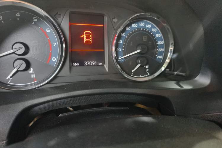 Used Toyota Corolla 2017 Revised Version 1.2T S-CVT GL-i Odometer Close Up
