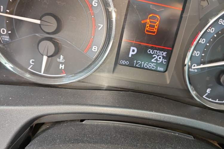 Used Toyota Corolla 2017 Revised Version 1.2T S-CVT GL-i Odometer Close Up