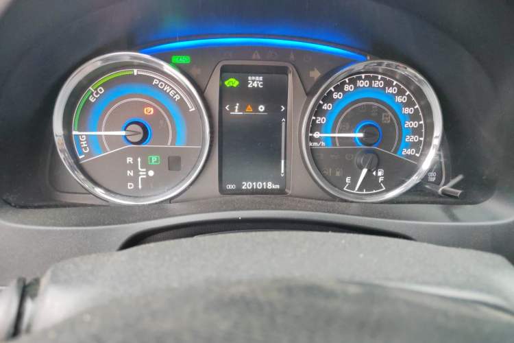 Used Toyota Corolla 2017 Revised Dual-Engine 1.8L E-CVT Leading Edition Odometer Close Up