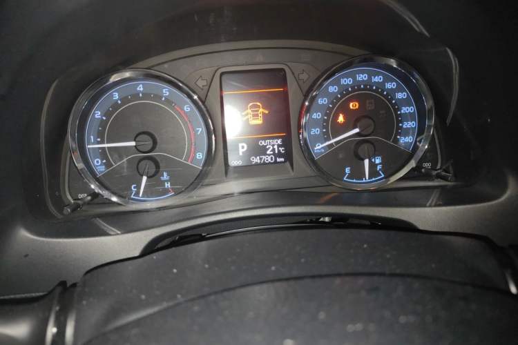 Used Toyota Corolla 2017 Revised Version 1.2T S-CVT GL-i Odometer Close Up