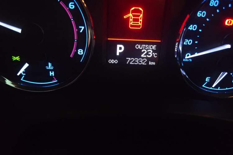 Used Toyota Corolla 2017 Revised Version 1.2T S-CVT GL-i Odometer Close Up