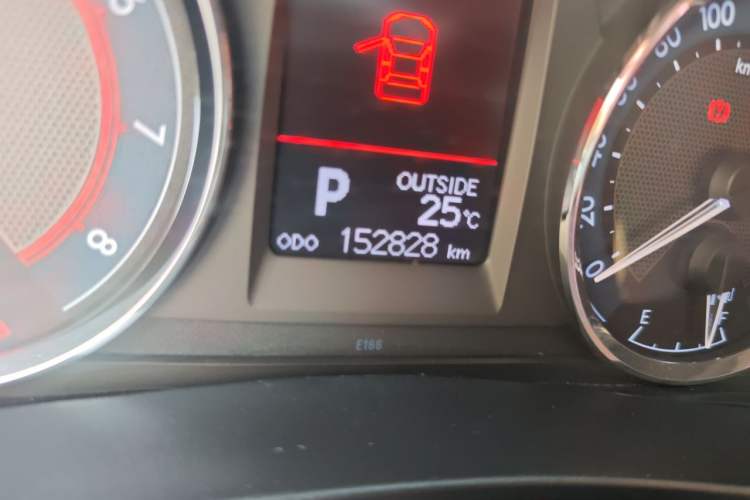 Used Toyota Corolla 2017 1.2T CVT GL-i Leather Edition Odometer Close Up