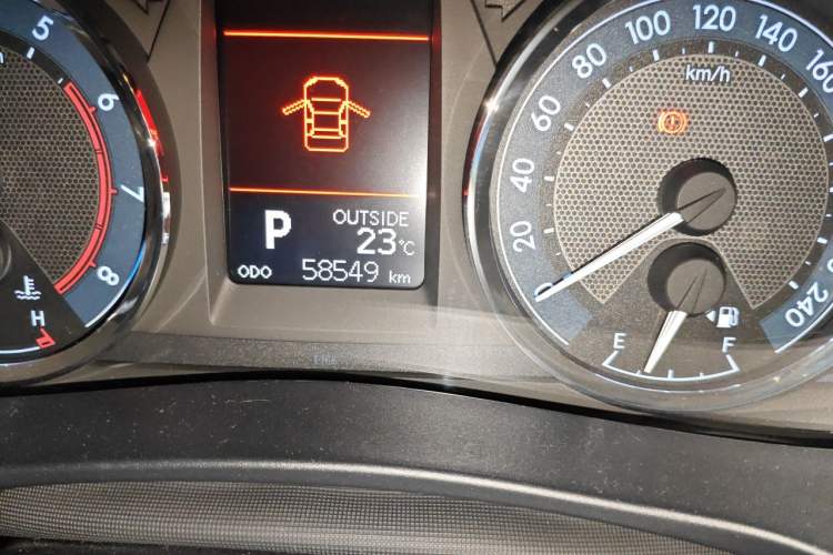 Used Toyota Corolla 2017 1.2T CVT GL-i Odometer Close Up