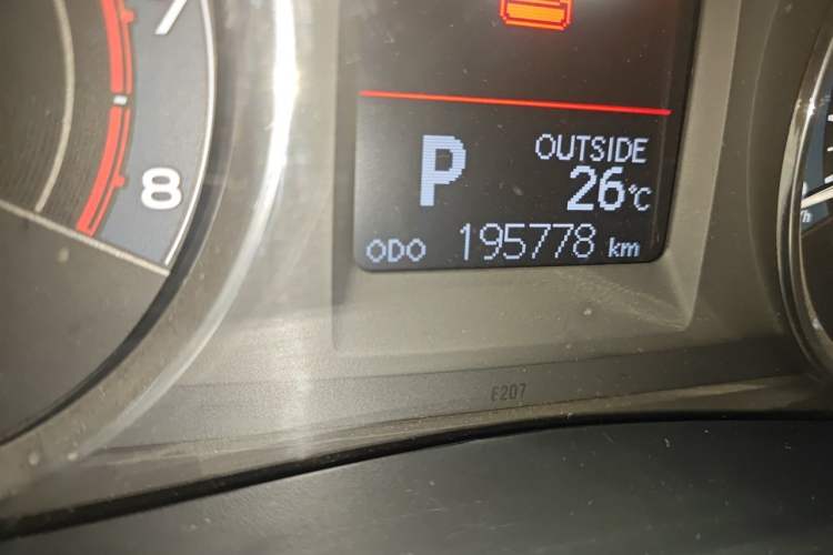 Used Toyota Corolla 2017 Revised Version 1.2T S-CVT GL-i Odometer Close Up
