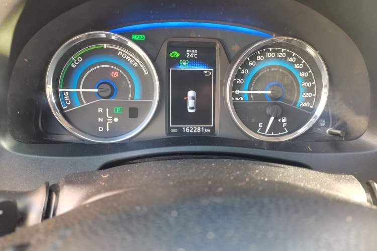 Used Toyota Corolla 2017 Revised Dual-Motor 1.8L E-CVT Pioneer Edition Odometer Close Up