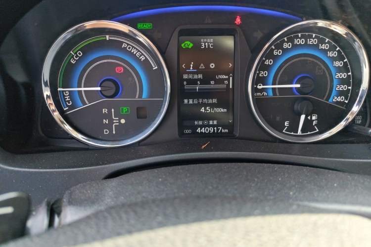 Used Toyota Corolla 2017 Revised Dual-Engine 1.8L E-CVT Leading Edition Odometer Close Up