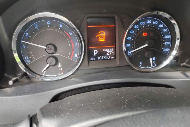 Used Toyota Corolla 2017 Revised Version 1.2T S-CVT GL-i Odometer Close Up