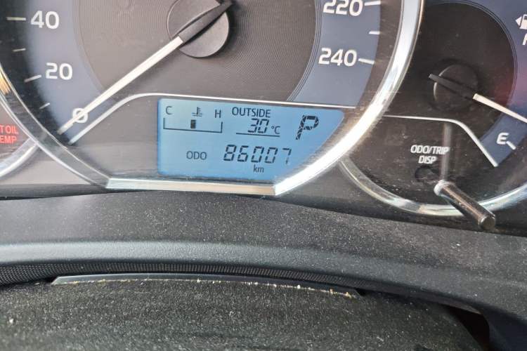 Used Toyota Corolla 2017 Revised Version 1.2T S-CVT GL Odometer Close Up