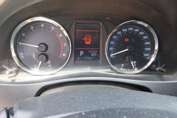Used Toyota Corolla 2017 Revised Version 1.2T S-CVT GL-i Odometer Close Up