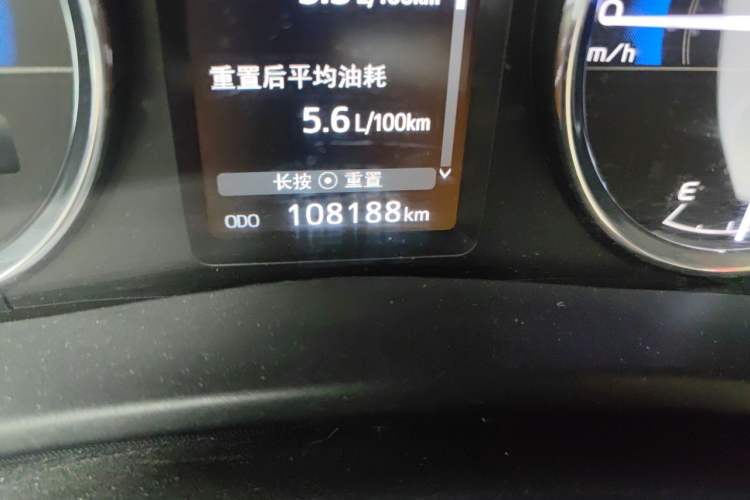 Used Toyota Corolla 2017 Revised Dual-Engine 1.8L E-CVT Leading Edition Odometer Close Up