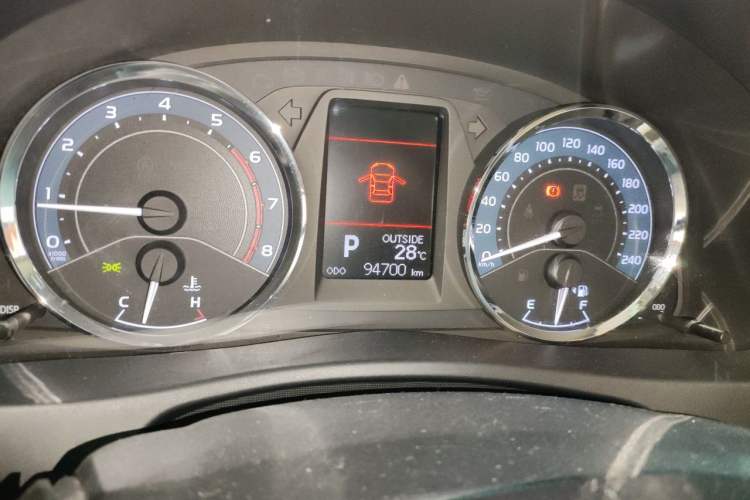 Used Toyota Corolla 2017 Revised Version 1.2T S-CVT GL-i Leather Edition Odometer Close Up