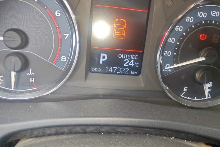 Used Toyota Corolla 2017 Revised Version 1.2T S-CVT GL-i Odometer Close Up