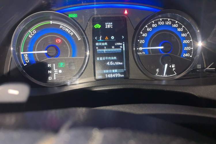 Used Toyota Corolla 2017 Revised Dual-Engine 1.8L E-CVT Leading Edition Odometer Close Up