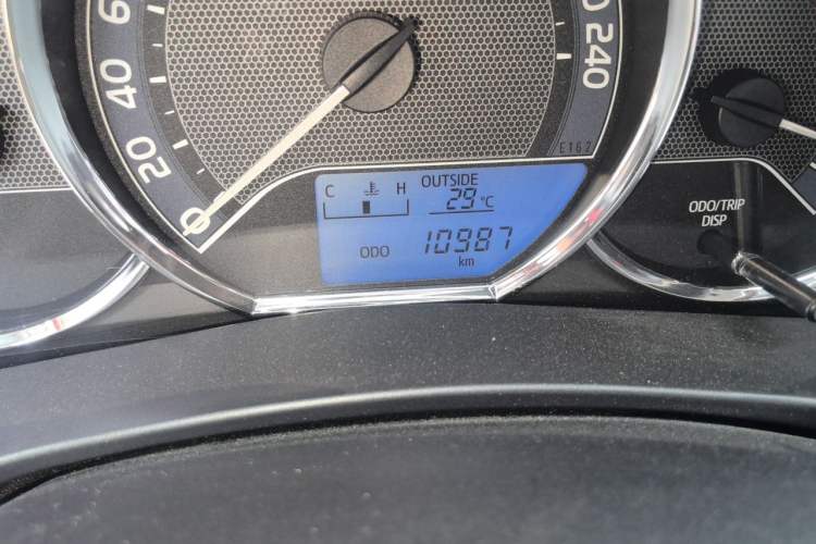 Used Toyota Corolla 2017 Revised Version 1.6L Manual GL Odometer Close Up