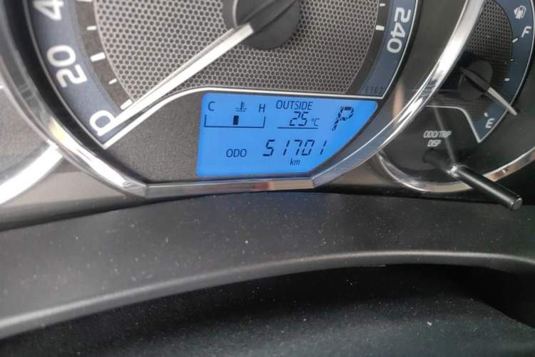 Used Toyota Corolla 2017 Revised Version 1.6L S-CVT GL Odometer Close Up