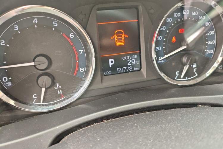 Used Toyota Corolla 2017 Revised Version 1.2T S-CVT GL-i Odometer Close Up