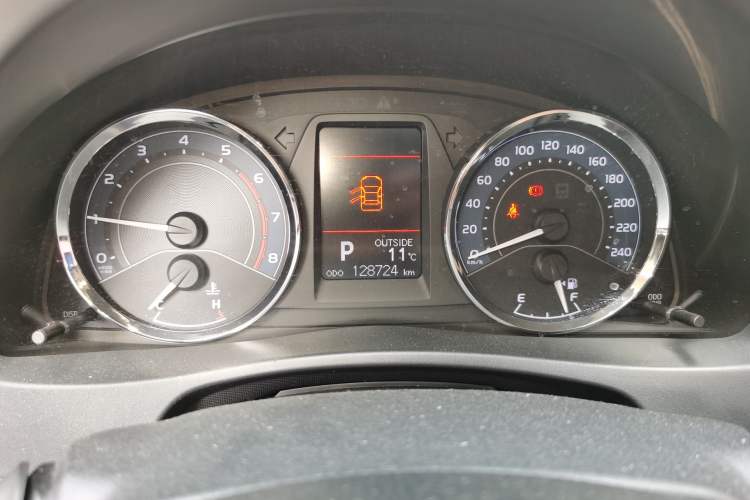 Used Toyota Corolla 2017 Revised Version 1.2T S-CVT GL-i Odometer Close Up