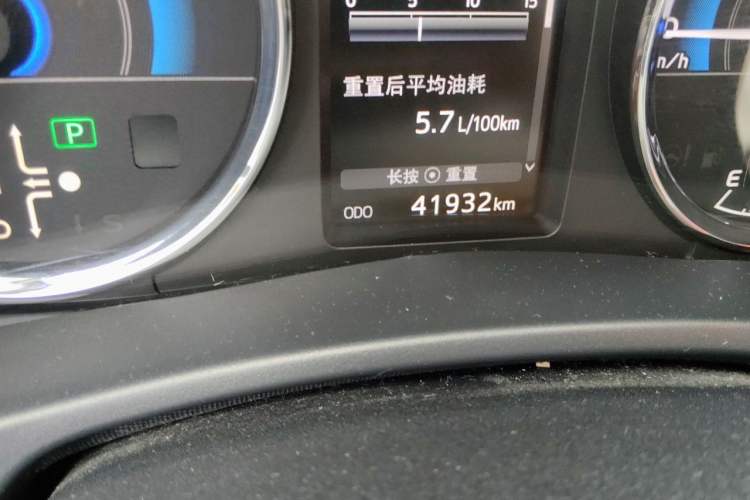 Used Toyota Corolla 2017 Revised Dual-Engine 1.8L E-CVT Elite Edition Odometer Close Up