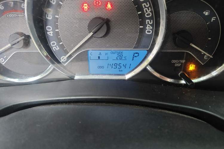 Used Toyota Corolla 2017 1.2T CVT GL Odometer Close Up