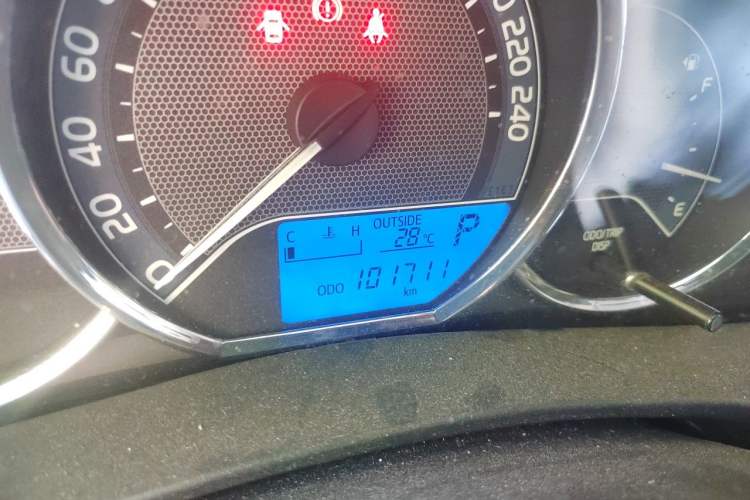 Used Toyota Corolla 2017 1.2T CVT GL Odometer Close Up