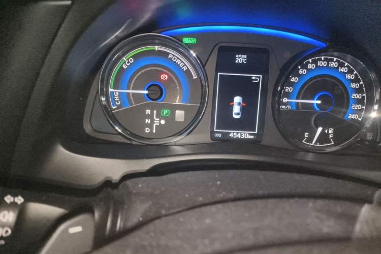 Used Toyota Corolla 2017 Revised Dual-Engine 1.8L E-CVT Leading Edition Odometer Close Up