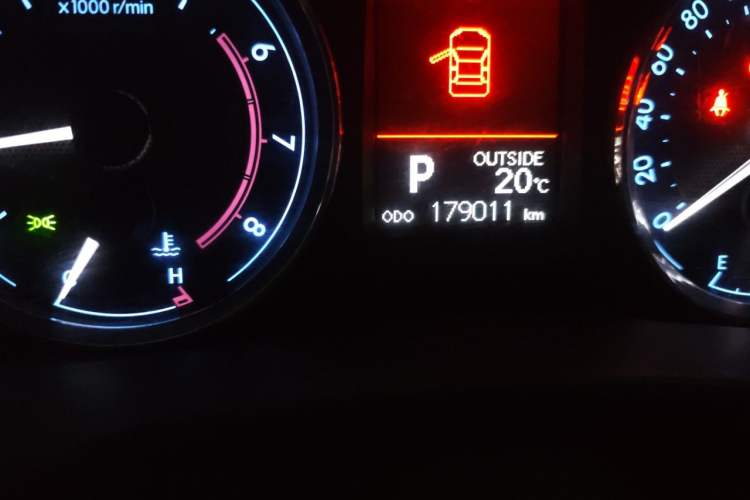 Used Toyota Corolla 2017 1.2T CVT GL-i Odometer Close Up