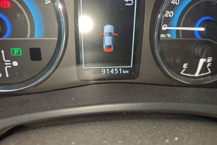 Used Toyota Corolla 2017 Revised Dual-Engine 1.8L E-CVT Elite Edition Odometer Close Up