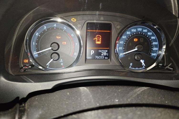 Used Toyota Corolla 2017 Revised Version 1.2T S-CVT GL-i Odometer Close Up