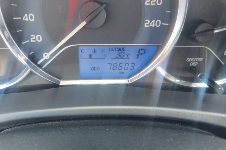 Used Toyota Corolla 2017 Revised Version 1.2T S-CVT GL Odometer Close Up