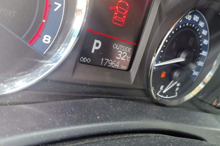 Used Toyota Corolla 2017 Revised Version 1.2T S-CVT GL-i Odometer Close Up