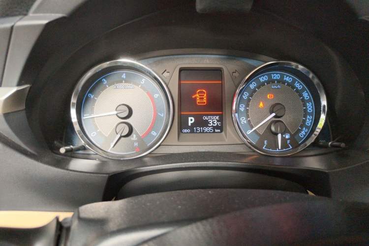 Used Toyota Corolla 2017 1.2T CVT GL-i Leather Edition Odometer Close Up