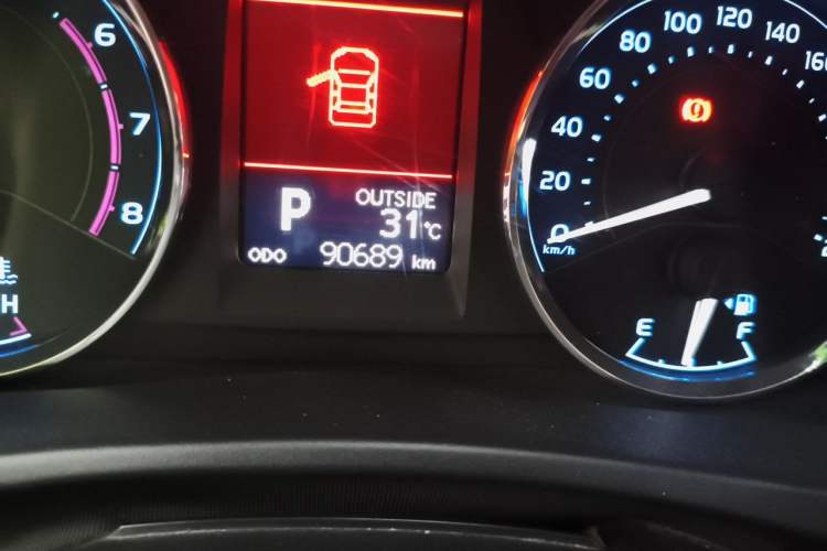 Used Toyota Corolla 2017 Revised Version 1.2T S-CVT GL-i Odometer Close Up