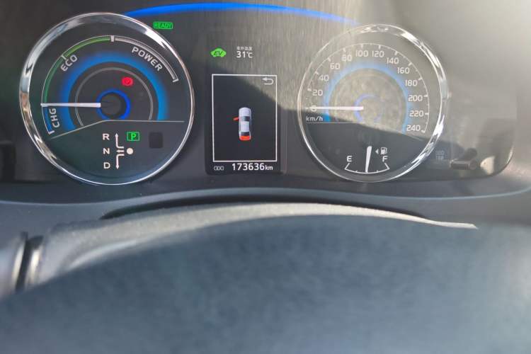 Used Toyota Corolla 2017 Revised Dual-Engine 1.8L E-CVT Elite Edition Odometer Close Up