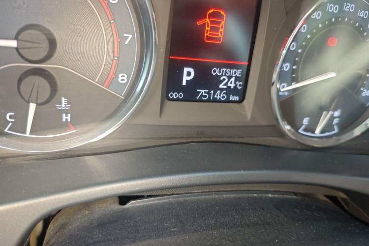 Used Toyota Corolla 2017 Revised Version 1.2T S-CVT GL-i Odometer Close Up