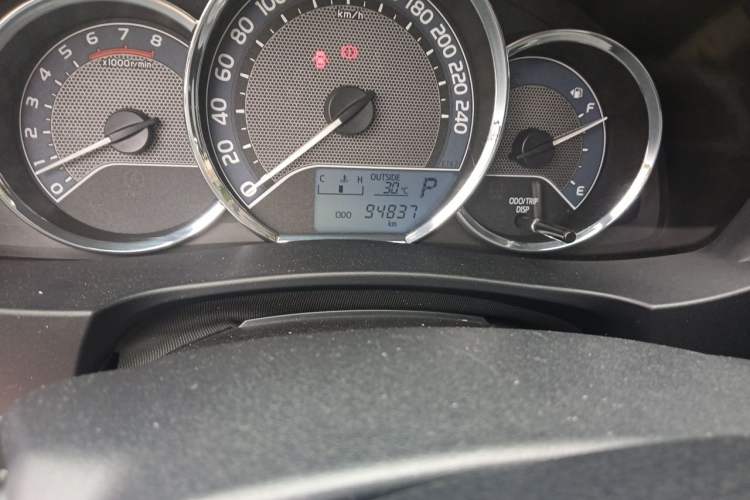 Used Toyota Corolla 2017 1.2T CVT GL Odometer Close Up