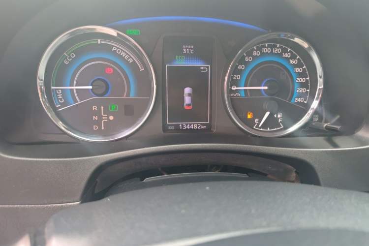 Used Toyota Corolla 2017 Revised Dual-Engine 1.8L E-CVT Leading Edition Odometer Close Up