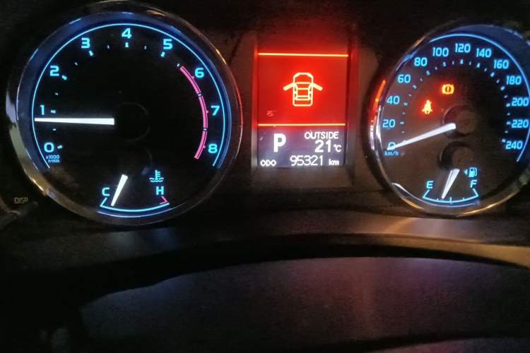 Used Toyota Corolla 2017 Revised Version 1.2T S-CVT GL-i Odometer Close Up