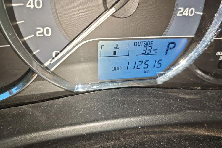 Used Toyota Corolla 2017 Revised Version 1.2T S-CVT GL Odometer Close Up