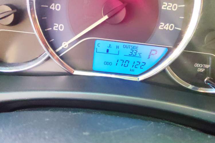 Used Toyota Corolla 2017 Revised Version 1.2T S-CVT GL Odometer Close Up