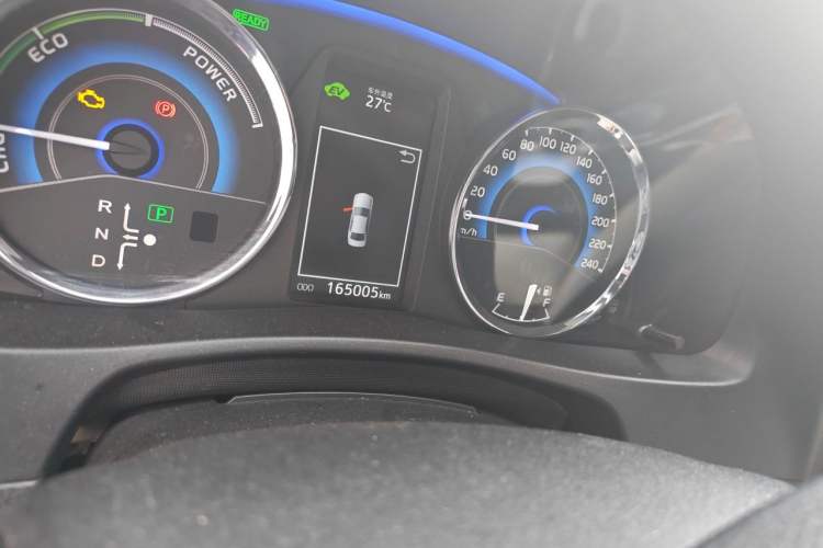 Used Toyota Corolla 2017 Revised Dual-Engine 1.8L E-CVT Leading Edition Odometer Close Up