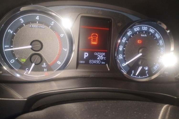 Used Toyota Corolla 2017 1.2T CVT GL-i Odometer Close Up