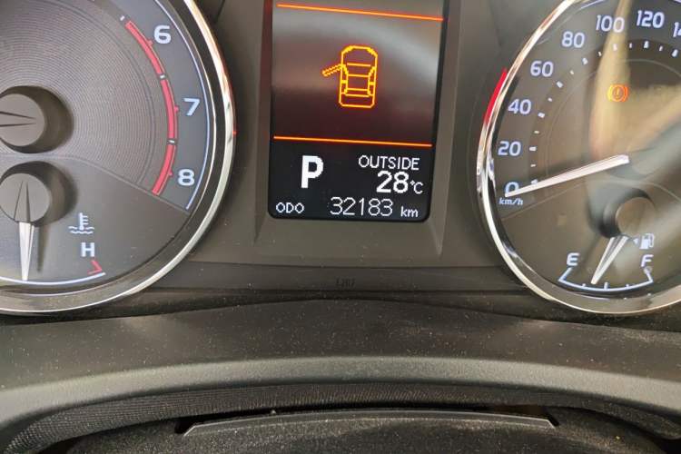 Used Toyota Corolla 2017 Revised Version 1.2T S-CVT GL-i Odometer Close Up
