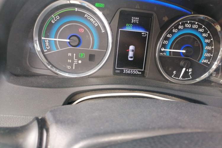 Used Toyota Corolla 2017 Revised Dual-Engine 1.8L E-CVT Leading Edition Odometer Close Up